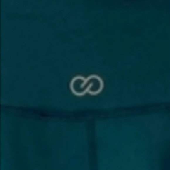 CALIA BY CARRIE UNDERWOOD CORE ESSENTIAL  HIGH RISE  CAPRI LEGGINGS  SZ SM - Picture 9 of 9